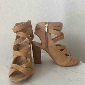 VINCE CAMUTO SANDALS